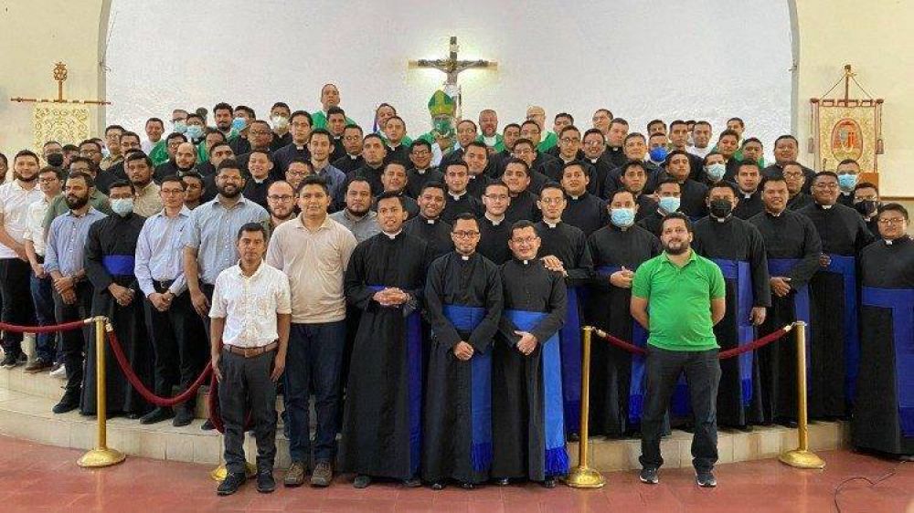 Managua. 88 seminaristas de la Arquidi�cesis enviados en misi�n