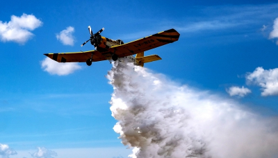 Arde la Provincia: desplegaron aeronaves hidrantes para combatir los incendios forestales