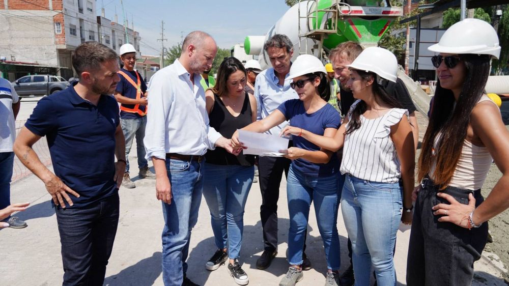 Insaurralde y Katopodis se mostraron juntos durante la recorrida de una obra en Lomas de Zamora