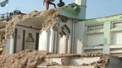 India: Destruyen una mezquita del siglo XVI con el pretexto de ampliar la carretera