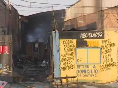 Se incendiaron dos dep�sitos en Lomas de Zamora