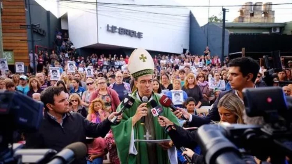 En el tercer aniversario de Fernando Bez Sosa, el Obispo llam a 