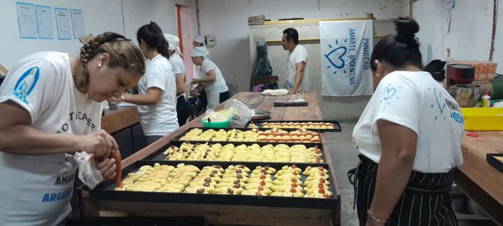 Amarte Argentina impulsa talleres de panadera en Monte Caseros