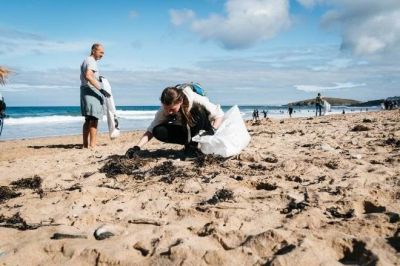 Campaña solidaria para fomentar la limpieza de las playas en la Costa Atlántica
