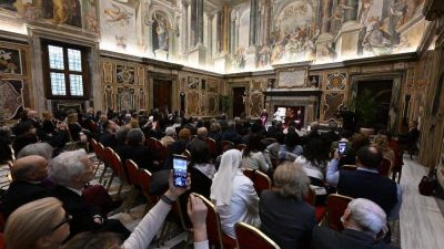 El Papa: No puede haber desarrollo humano integral sin educaci�n