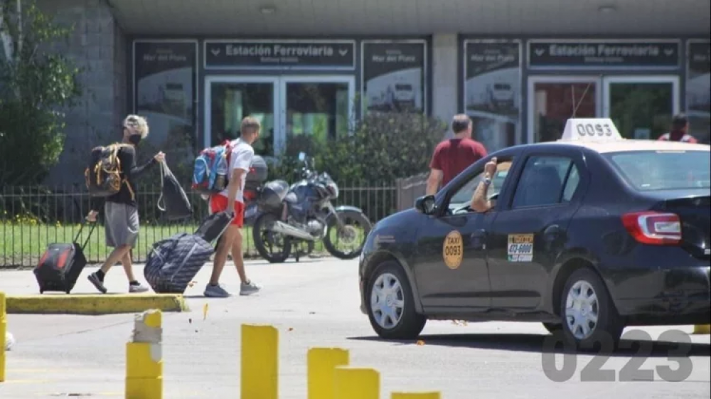 La lucha contra Uber deja a Mar del Plata sin taxis y remises en plena temporada