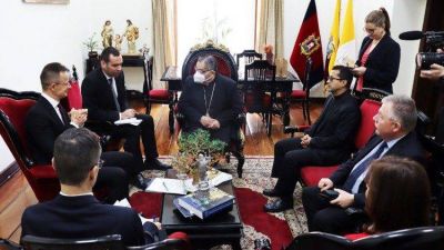 El arzobispo de Quito recibe al Ministro de Exteriores húngaro