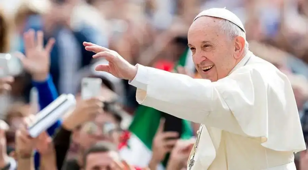 El Papa Francisco considera urgente “construir puentes” para solucionar las crisis