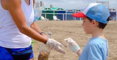 UTHGRA organizó la 7ma caminata anual de limpieza de playas en Mar del Plata