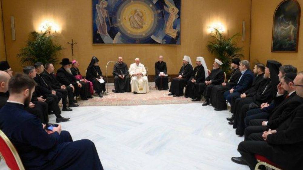 El Papa: Las religiones unidas rezan por la “madre Ucrania”