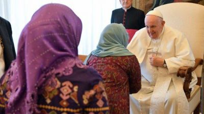 El Papa: Superar el narcisismo, sentarse y escuchar al otro