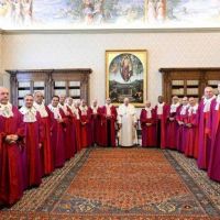 El Papa a la Rota Romana: Renovar la conciencia del don recibido en el matrimonio
