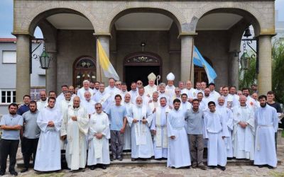 Encuentro del Nuncio con el clero marplatense