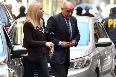Atentado a Cristina Kirchner: Capuchetti no ve incompatibilidades por su contrataci�n en el gobierno porte�o