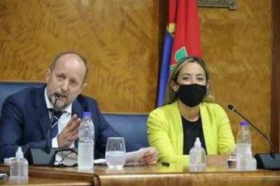 Mart�n Insaurralde, a la espera de definiciones de Cristina Kirchner y replegado ante Axel Kicillof