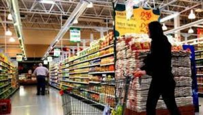 Comprar en almacenes y negocios populares es más barato que en supermercados