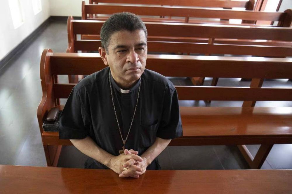 Más sacerdotes exiliados y desterrados: la persecución religiosa de Ortega no cesa en Nicaragua