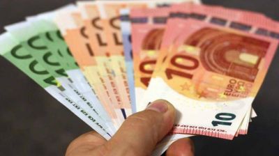 España incrementa el salario mínimo un 8%