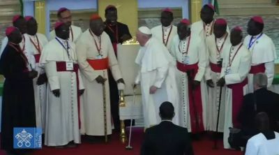 Papa Francisco en �frica pide utilizar solo las 