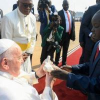 Comienza la peregrinación ecuménica de paz de Francisco a Sudán del Sur