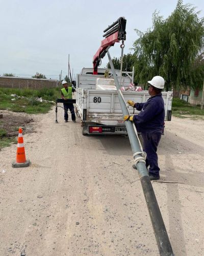 Presidente Per�n: Avanza la obra del nuevo alumbrado p�blico LED para todo el barrio Agrocolonia