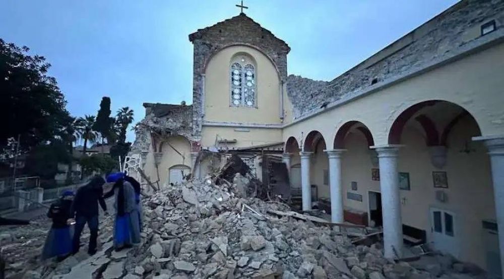 Piden oraciones por miles de afectados por fuerte terremoto en Turquía y Siria