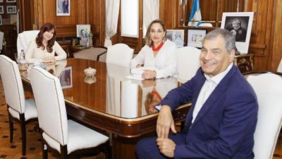 Cristina Kirchner felicitó al partido de Rafael Correa por el triunfo en las elecciones seccionales en Ecuador