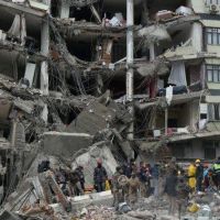 Terremoto en Turquía y Siria. El pésame y la oración del Papa por las víctimas