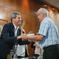 El gobernador Uñac entregó finalización de trámites jubilatorios a 50 beneficiarios