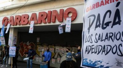 Ahora Garbarino pretende despedir con causa a 300 empleados que habían aceptado el retiro voluntario y a los que nunca les pagó nada