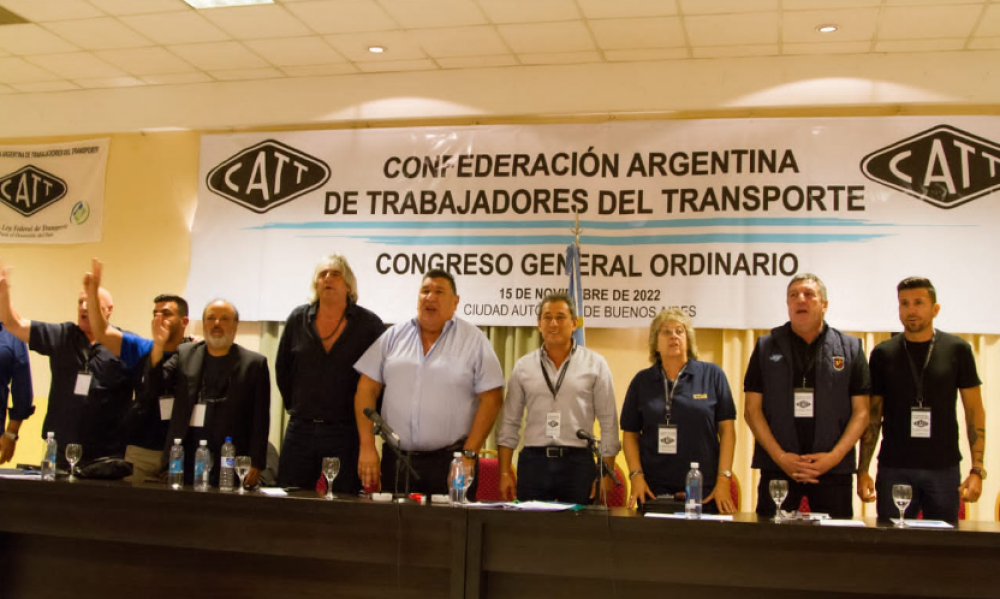 La CATT cruz a Macri por sus declaraciones antisindicales y revaloriz el rol de Aerolneas Argentinas