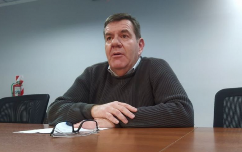 Taxis y aplicaciones: a la espera de la justicia y el Concejo