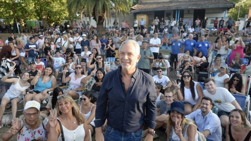 Con una mateada al estilo Kicillof, Alak arranc su campaa para intendente de La Plata