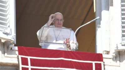Francisco: Dios no razona con c�lculos y tablas, �l nos ama como un enamorado