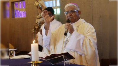 Mons. Miguel Cabrejos recuerda que mandamientos estn ms all del cumplimiento de normas
