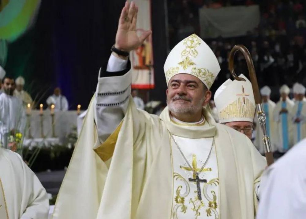Carlos Mara Domnguez fue designado Obispo en San Rafael y tomar posesin de la Dicesis el 25 de marzo