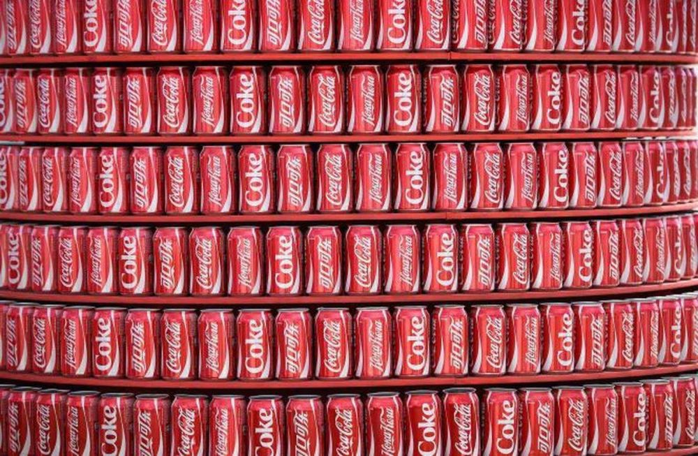 La embotelladora de Coca-Cola en Europa y Asia ganó 1.521 millones en 2022, un 54% más