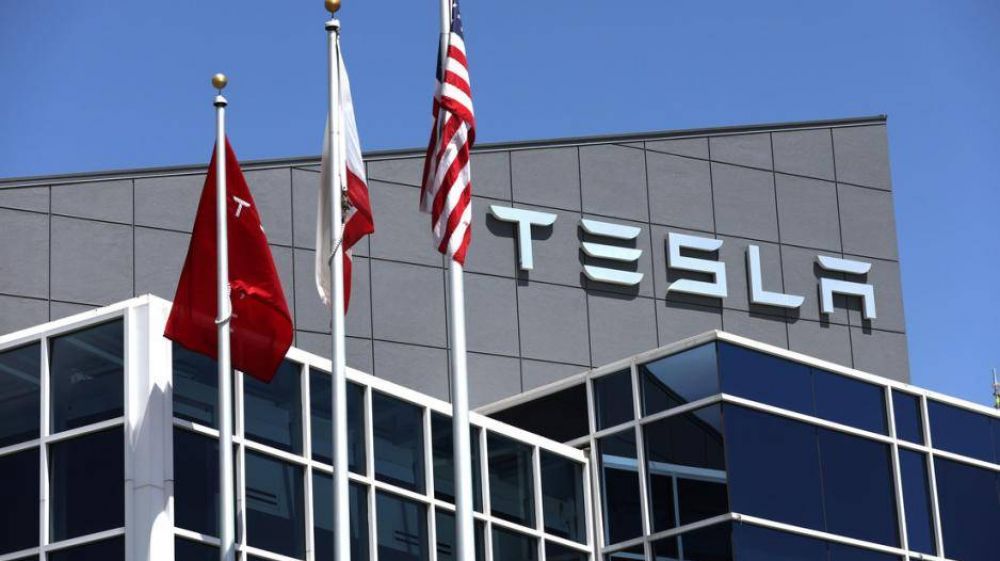 Trabajadores de Tesla denuncian despidos tras intento de sindicalizacin