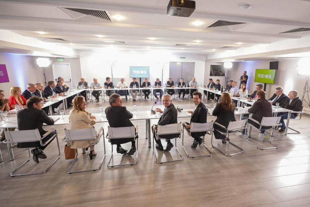 Todos juntos contra la proscripci�n a Cristina