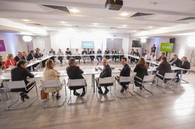 Todos juntos contra la proscripci�n a Cristina