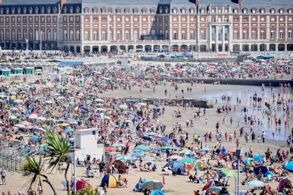 Fin de semana extralargo: la ocupacin llega al 90% y el turismo colm las playas