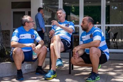 Macri juega (de �rbitro)