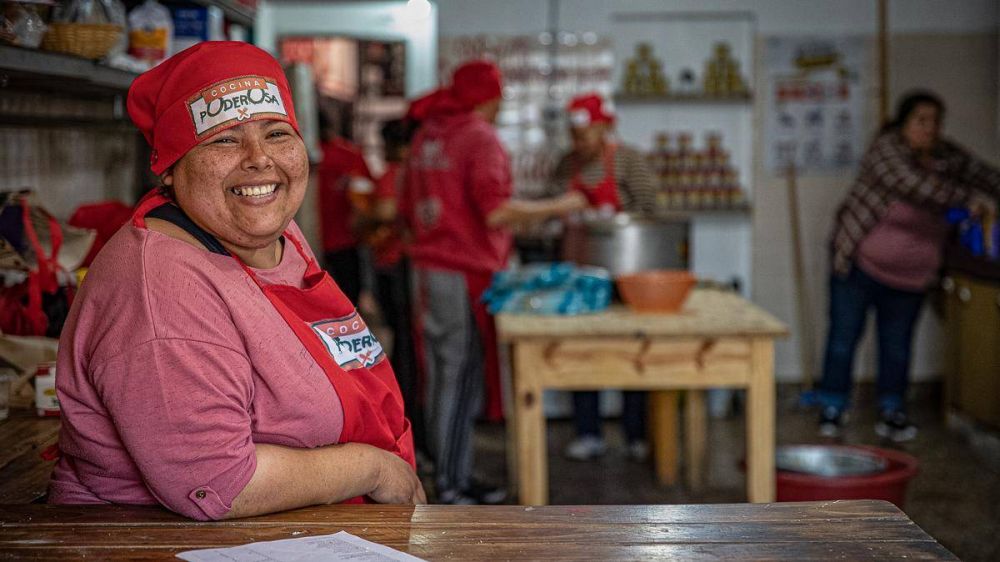 Las cocineras de comedores comunitarios exigen un salario y ser reconocidas como trabajadoras