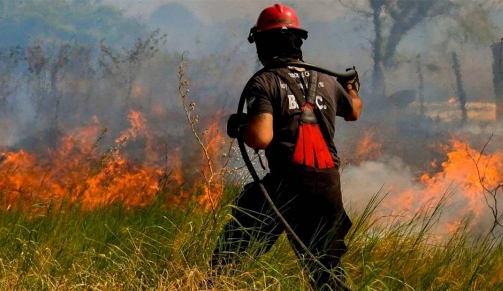 Continan los incendios forestales en varias provincias