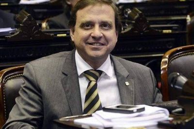 Críticas contra Alberto Fernández de uno de los senadores que abandonó el bloque del Frente de Todos