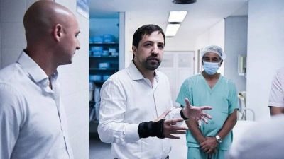 Beto Ramil y el ministro Nicolás Kreplak recorrieron la nueva terapia intensiva y el quirófano central del Hospital Erill