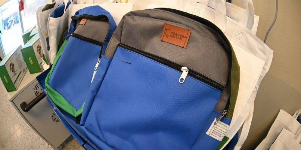 La educacin se une a la sustentabilidad: se entregaron 2000 kits escolares reciclados