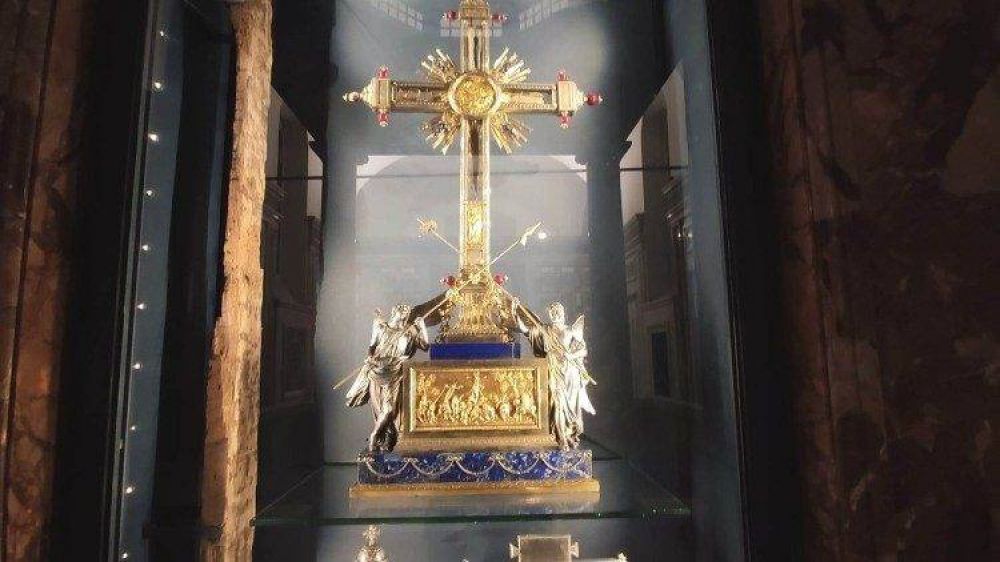 Las reliquias de la Cruz de Jess, una peregrinacin de siglos entre fe y arqueologa