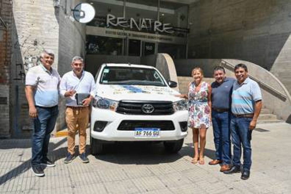 Salta: El presidente del RENATRE, Jos Voytenco, entreg otro vehculo 4x4 para fortalecer el trabajo registrado