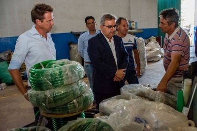 El Gobernador visitó la planta de reciclaje en El Pantanillo